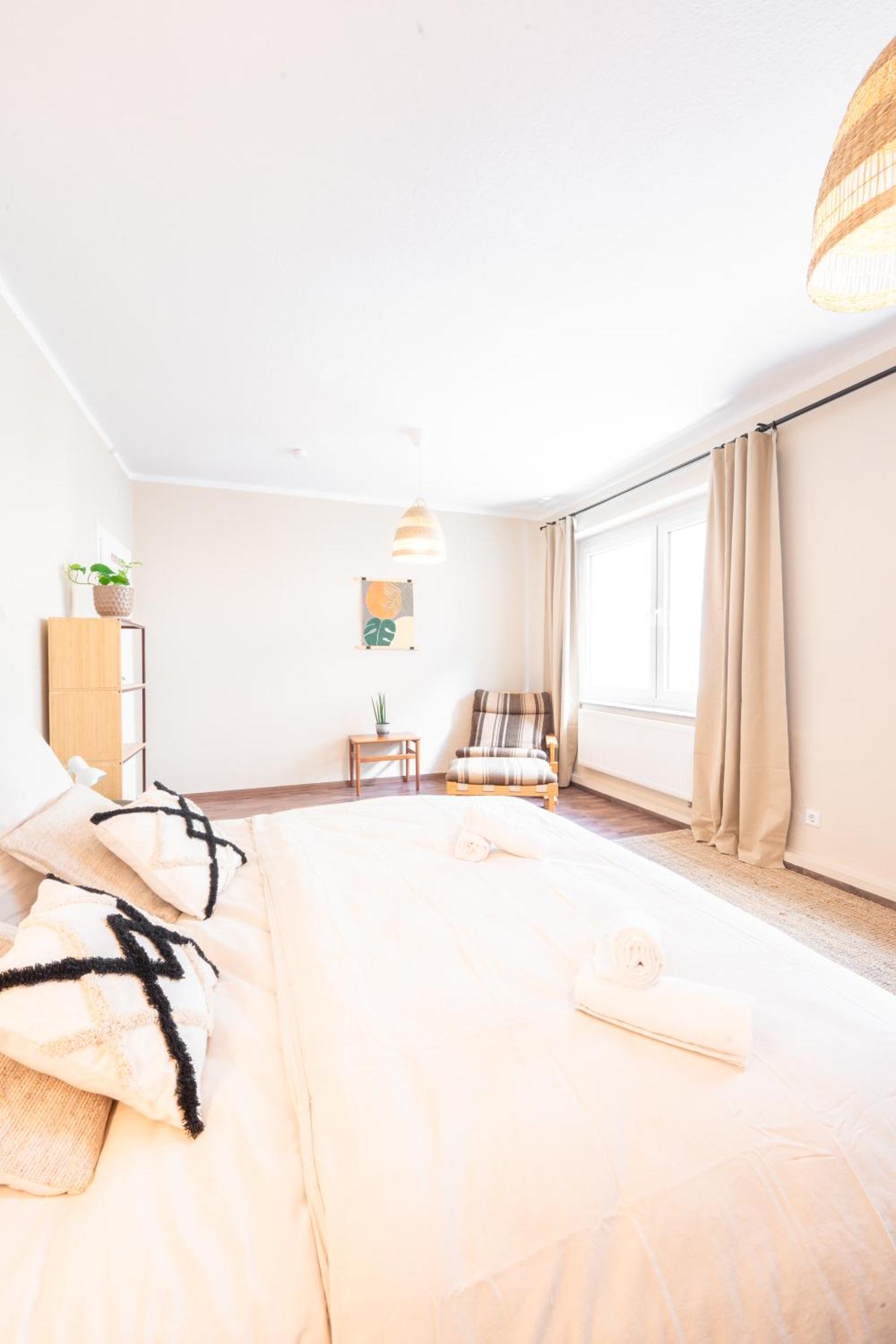 -super Zentrales Zimmer- Direkt An Der Lutter! Homestay